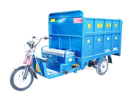 AHA5巨頭環(huán)衛(wèi)場(chǎng)地車
